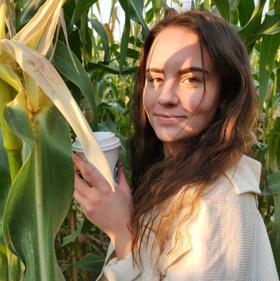 Meet your Posher, Emma - Picture 2 of 2